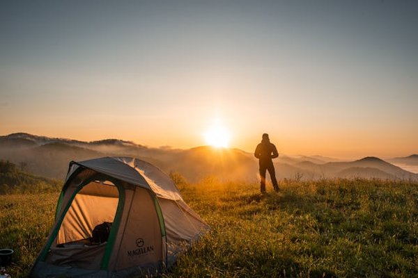 Quels sont les conseils pour un camping en altitude avec des enfants en bas âge?